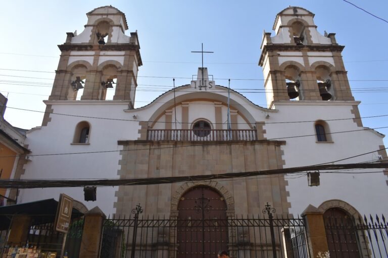 2000 iglesia de la compania de jesus 768x512