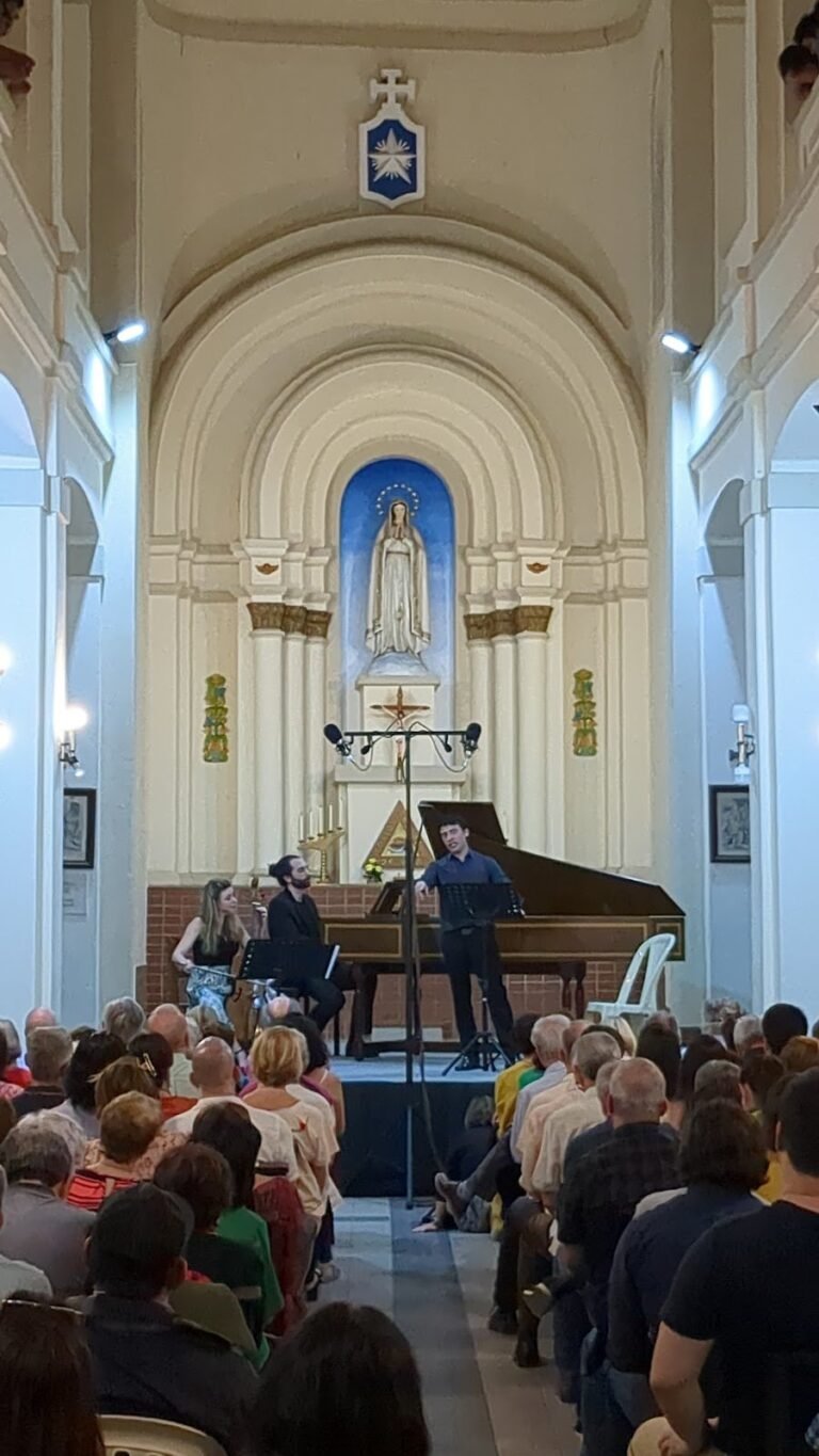 2005 capilla los huerfanos 768x1365