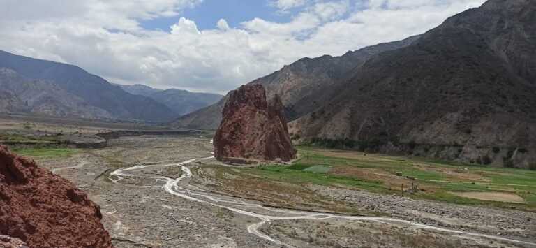 2288 iglesia huaricana baja 768x355